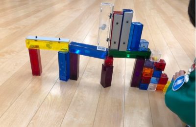 音楽を学べる子ども向け玩具の開発と遊びの分析